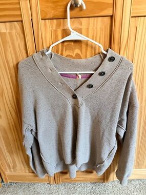 Daily Practice by Anthropology Women’s Taupe Button-Shoulder Knit Sweater